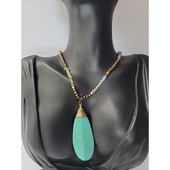 Vintage Natasha Necklace Pendant Green Gold Tone Beaded Double Strand Chain - Picture 1 of 13